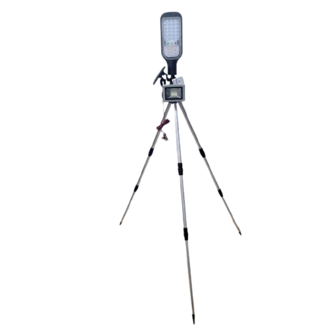 Set ilumunat stand pescuit , camping , curte Trepied+proiector solar sau USB +proiector 12v 10w Autonomie pana la 12 ore ,doi acumulatori cu total de 14000 mAh